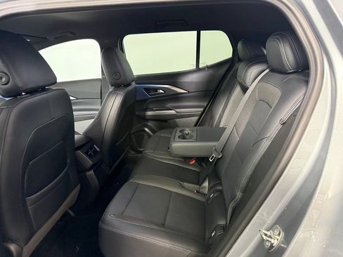Used 2024 Chevrolet Equinox EV LT FWD image 17