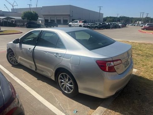 Used 2012 Toyota Camry LE FWD image 5