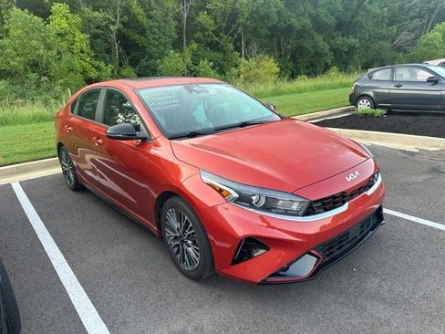 Used 2023 Kia Forte GT-Line w/ GT-Line Premium Package FWD image 5