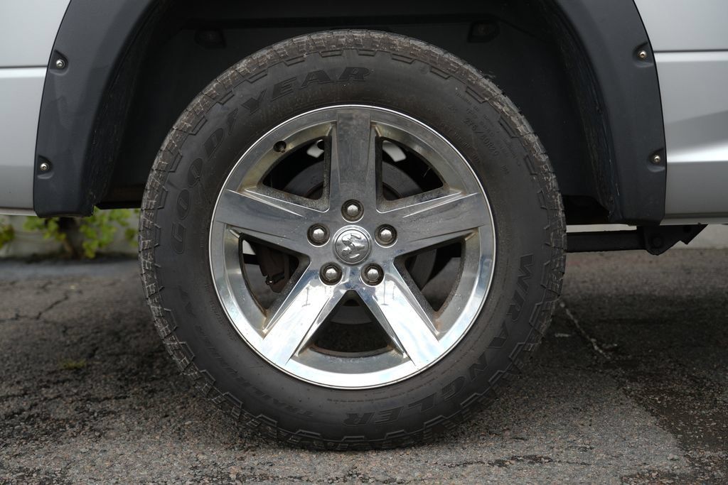Used 2014 RAM 1500 Express AWD/4WD image 11