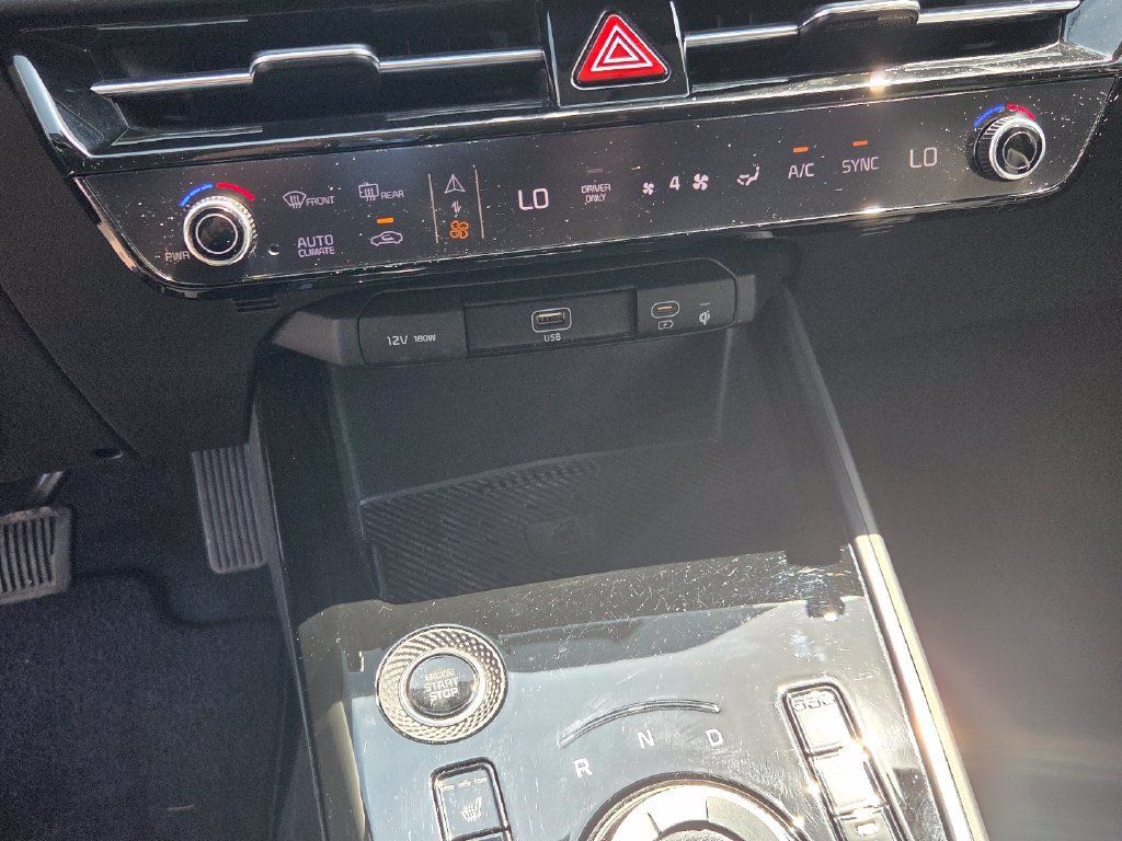 Used 2023 Kia Niro EX w/ EX Cold Weather Package FWD image 20