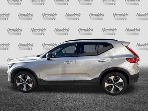 Used 2025 Volvo XC40 B5 Plus image 7