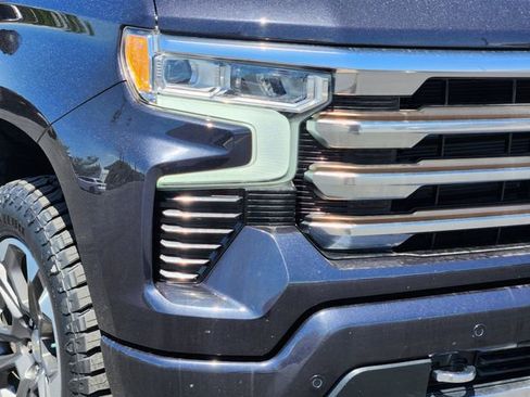 Used 2022 Chevrolet Silverado 1500 High Country w/ LPO, Dark Essentials Package AWD/4WD image 9