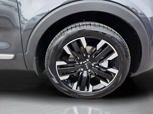 Used 2024 Kia Telluride SX w/ Towing Package image 25