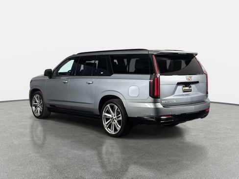 Used 2026 Cadillac Escalade ESV Platinum Sport AWD/4WD image 9