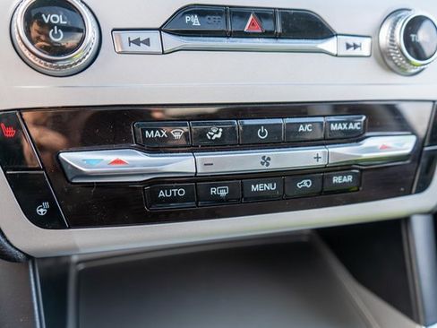 Used 2024 Ford Explorer XLT w/ Equipment Group 202A image 28