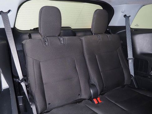 Used 2022 Ford Explorer XLT image 16