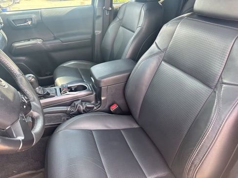 Used 2021 Toyota Tacoma TRD Sport w/ TRD Premium Sport Package image 11