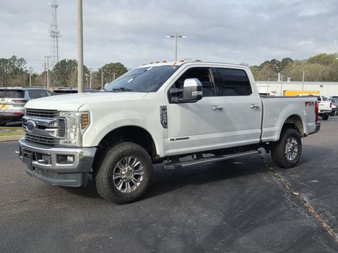 Used 2019 Ford F250 XLT w/ XLT Premium Package image 7