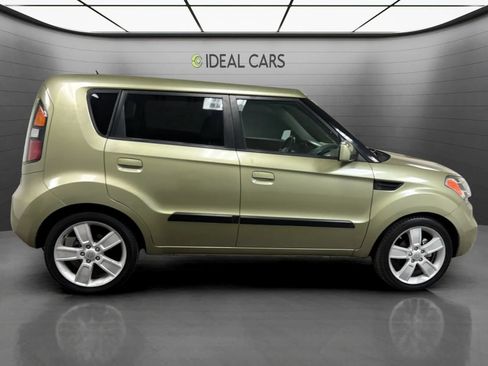 Used 2010 Kia Soul ! FWD image 4