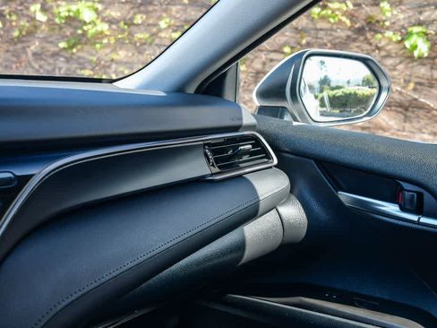 Used 2024 Toyota Camry SE image 22