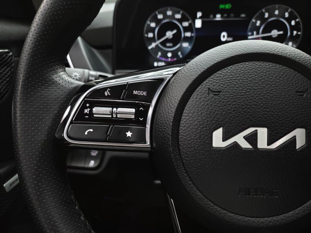 Used 2025 Kia Seltos SX AWD/4WD image 19