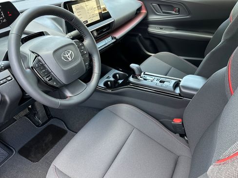 New 2026 Toyota Prius Plug-In Hybrid FWD image 9