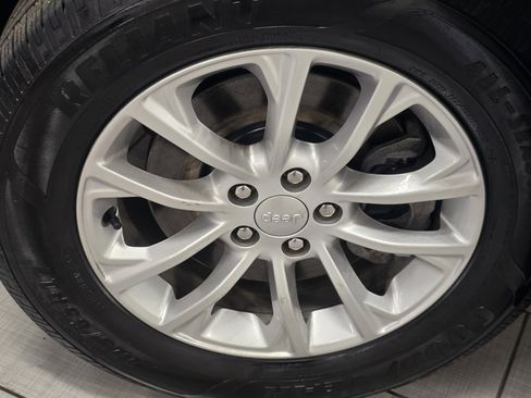 Used 2020 Jeep Cherokee Latitude image 5