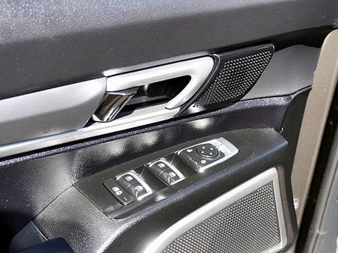 Used 2021 Kia Telluride S FWD image 25