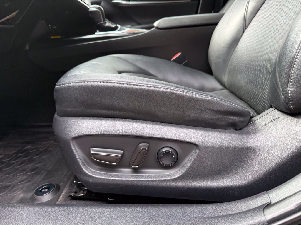 Used 2019 Toyota Camry XSE FWD image 13