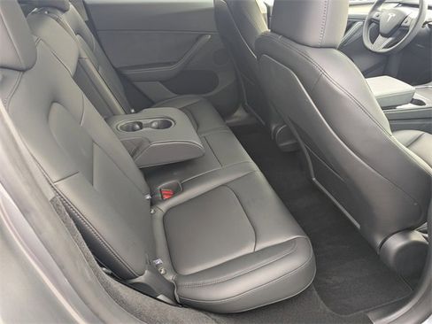 Used 2025 Tesla Model Y Performance image 14
