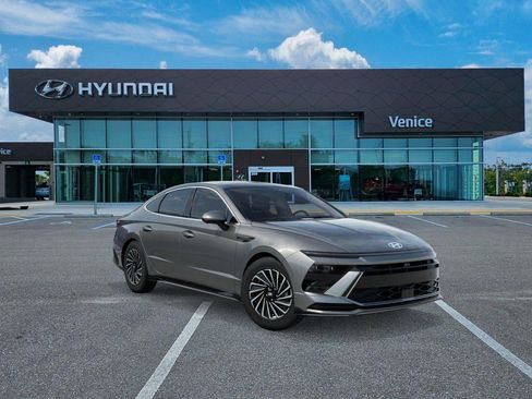 New 2026 Hyundai Sonata Limited FWD image 2