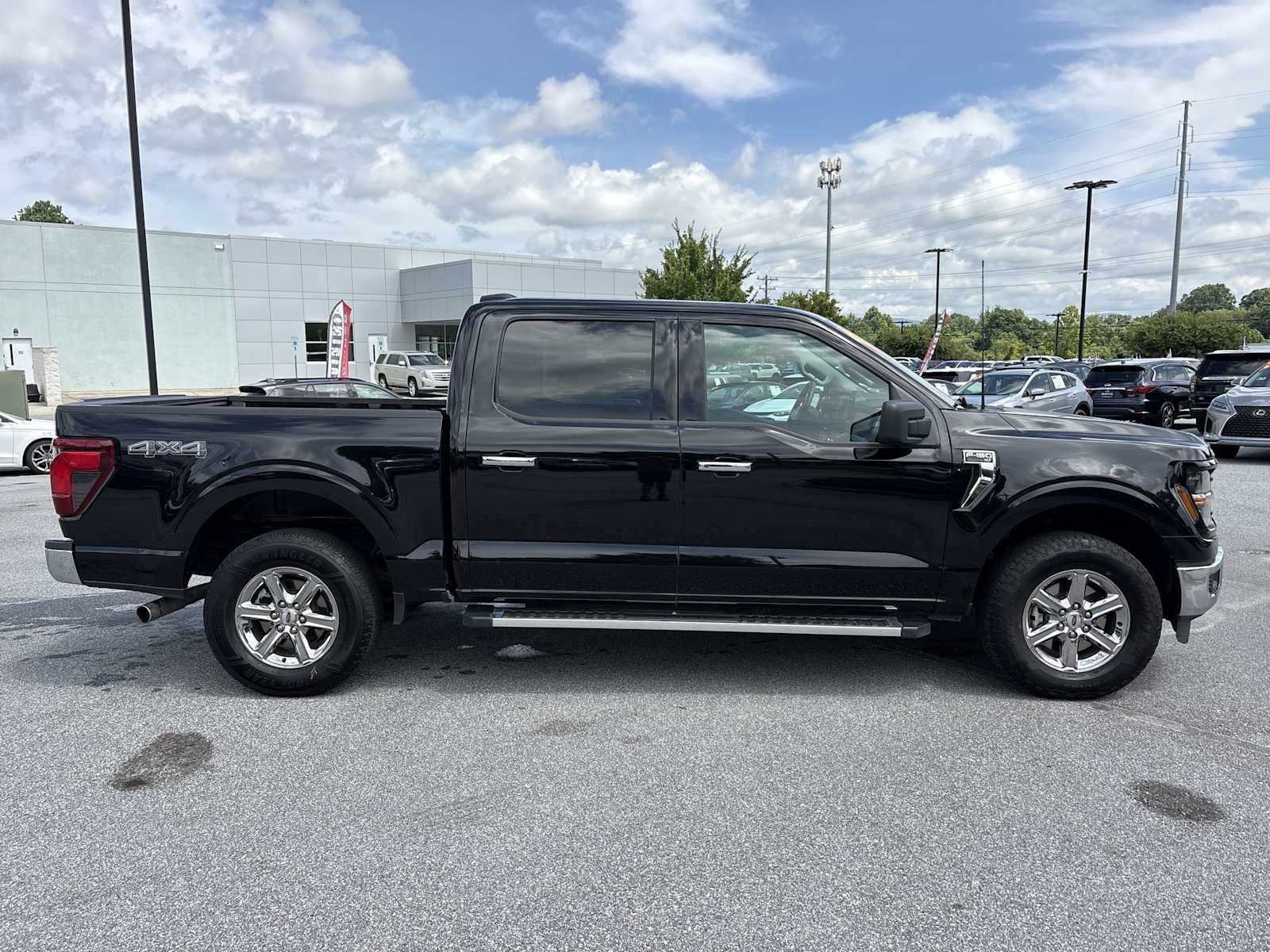 Used 2025 Ford F150 XLT w/ Equipment Group 301A Standard AWD/4WD image 5