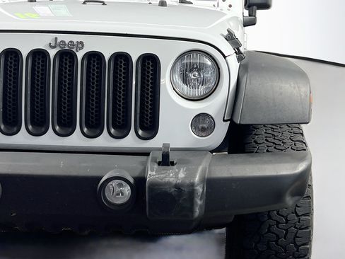 Used 2016 Jeep Wrangler Unlimited Sport w/ Connectivity Group AWD/4WD image 12