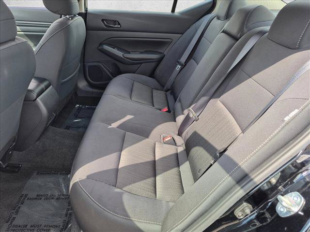 Used 2025 Nissan Altima 2.5 SV FWD image 24