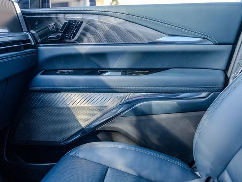 Used 2025 Cadillac Escalade IQ Luxury 2 image 14