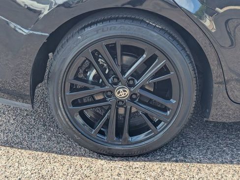 Used 2025 Toyota Camry SE image 9