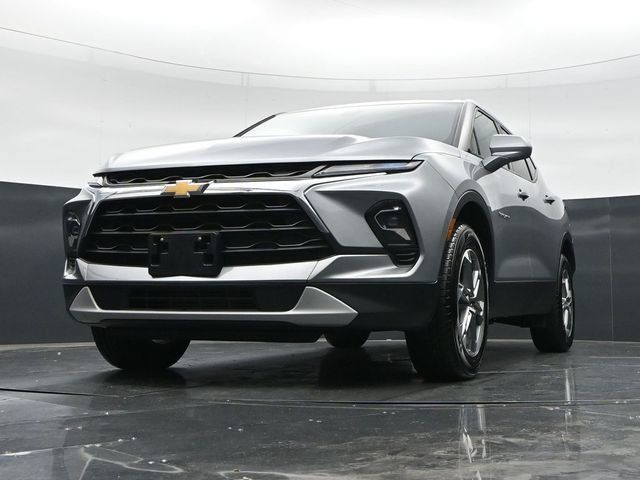 Used 2025 Chevrolet Blazer LT FWD image 42