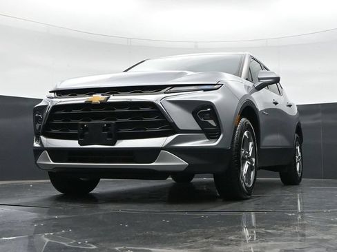 Used 2025 Chevrolet Blazer LT FWD image 42