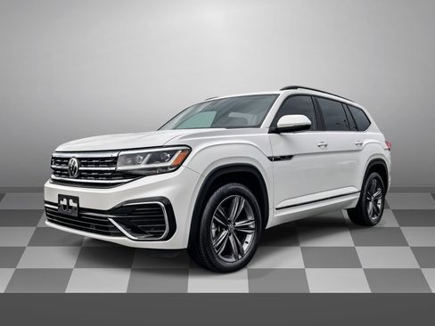 Used 2021 Volkswagen Atlas SE w/ Panoramic Sunroof Package FWD image 3