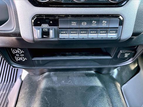 New 2026 RAM 3500 Tradesman w/ Chrome Appearance Group A AWD/4WD image 15