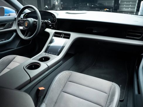 Used 2022 Porsche Taycan 4S image 55