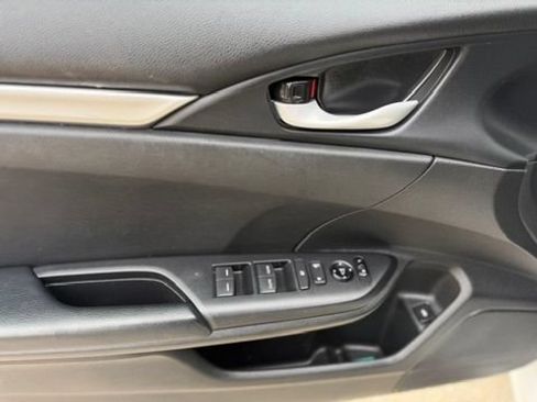 Used 2019 Honda Civic Sport image 12