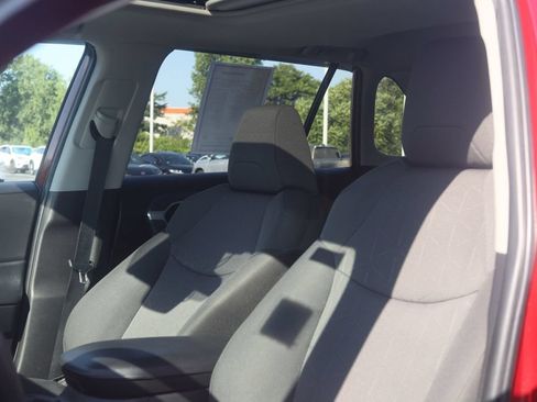 Used 2022 Toyota RAV4 XLE w/ Convenience Package AWD/4WD image 24