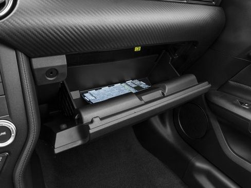 Used 2016 Ford Mustang Premium image 17