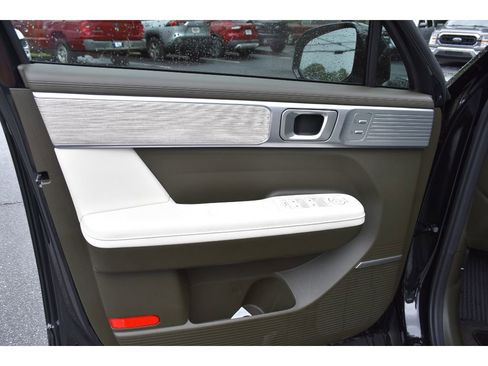 New 2025 Hyundai Santa Fe Calligraphy image 16