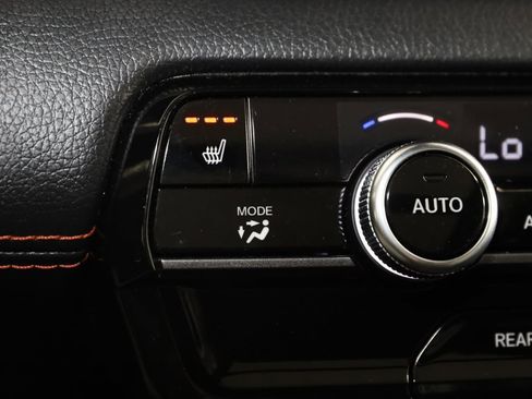 Used 2023 Honda Pilot TrailSport image 8