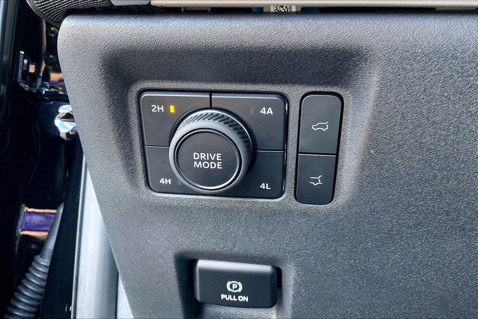 Used 2025 Ford Expedition Active AWD/4WD image 37