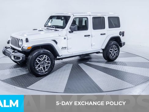 Used 2025 Jeep Wrangler Unlimited Sahara AWD/4WD image 4