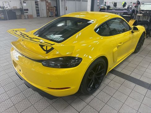 Used 2022 Porsche 718 Cayman GT4 image 7