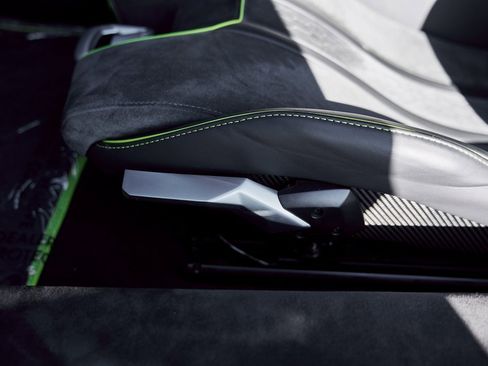 Used 2024 Lamborghini Huracan Sterrato image 43