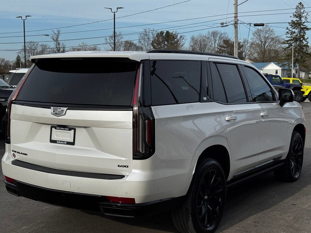 Used 2024 Cadillac Escalade Sport Platinum w/ LPO, ONYX Package AWD/4WD image 6