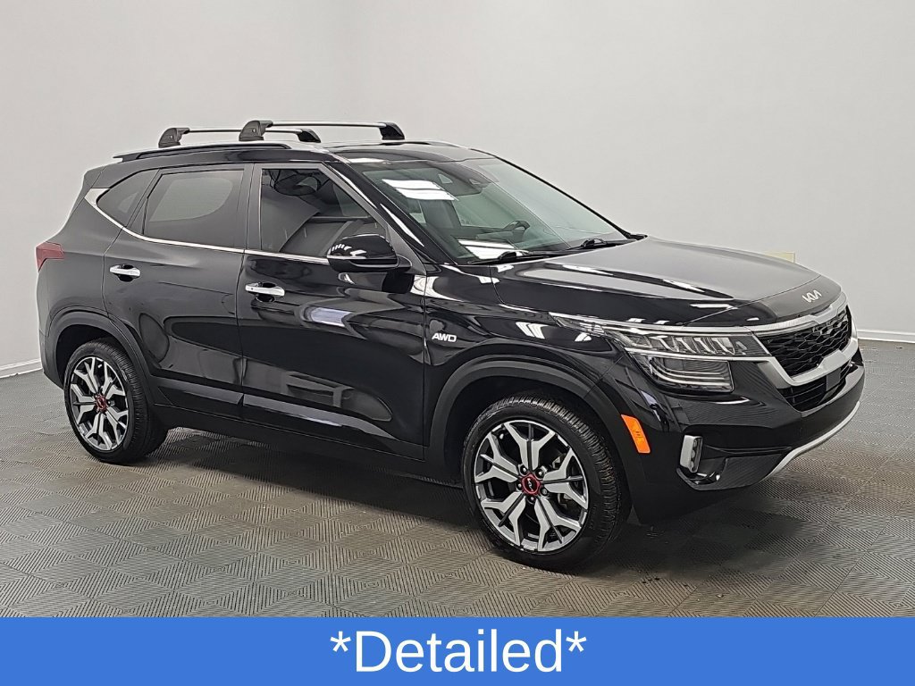 Used 2023 Kia Seltos SX w/ SX Sunroof Package AWD/4WD image 2