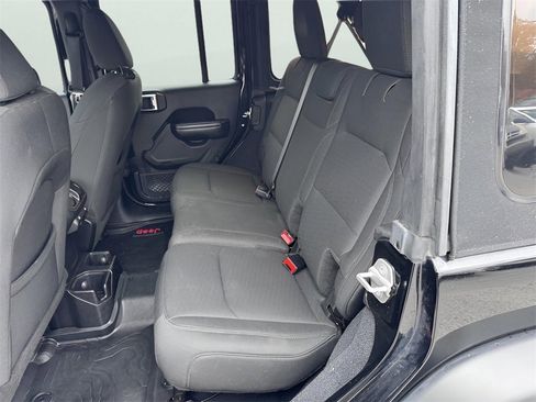 Used 2018 Jeep Wrangler Unlimited Sport S image 11