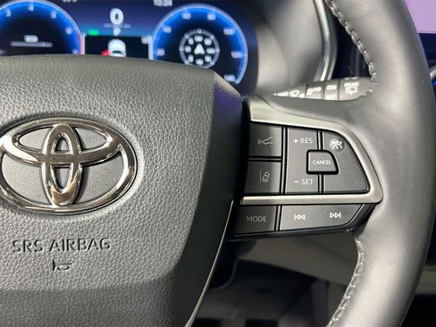Used 2023 Toyota Highlander Platinum FWD image 19