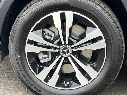 New 2025 Mercedes-Benz GLB 250 4MATIC image 30