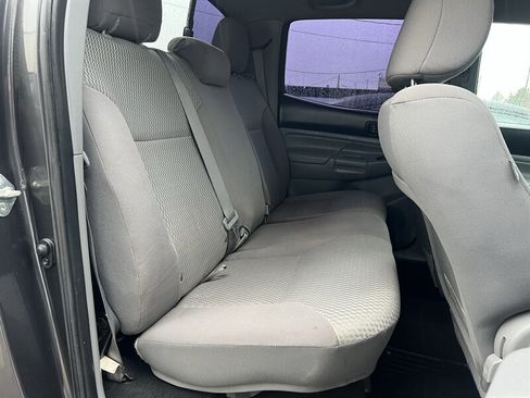 Used 2014 Toyota Tacoma PreRunner w/ SR5 Package image 12