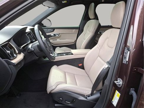 New 2025 Volvo XC90 B6 Ultra w/ Protection Package image 5