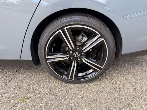 Used 2025 Honda Accord Sport image 10