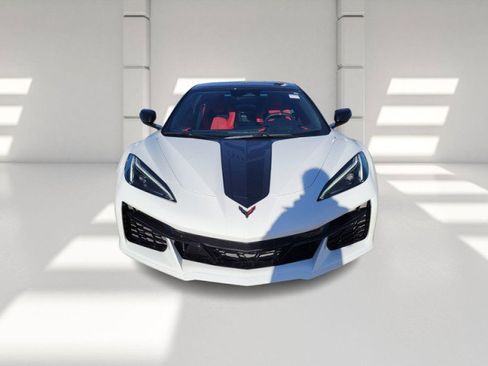 Used 2024 Chevrolet Corvette Z06 image 2